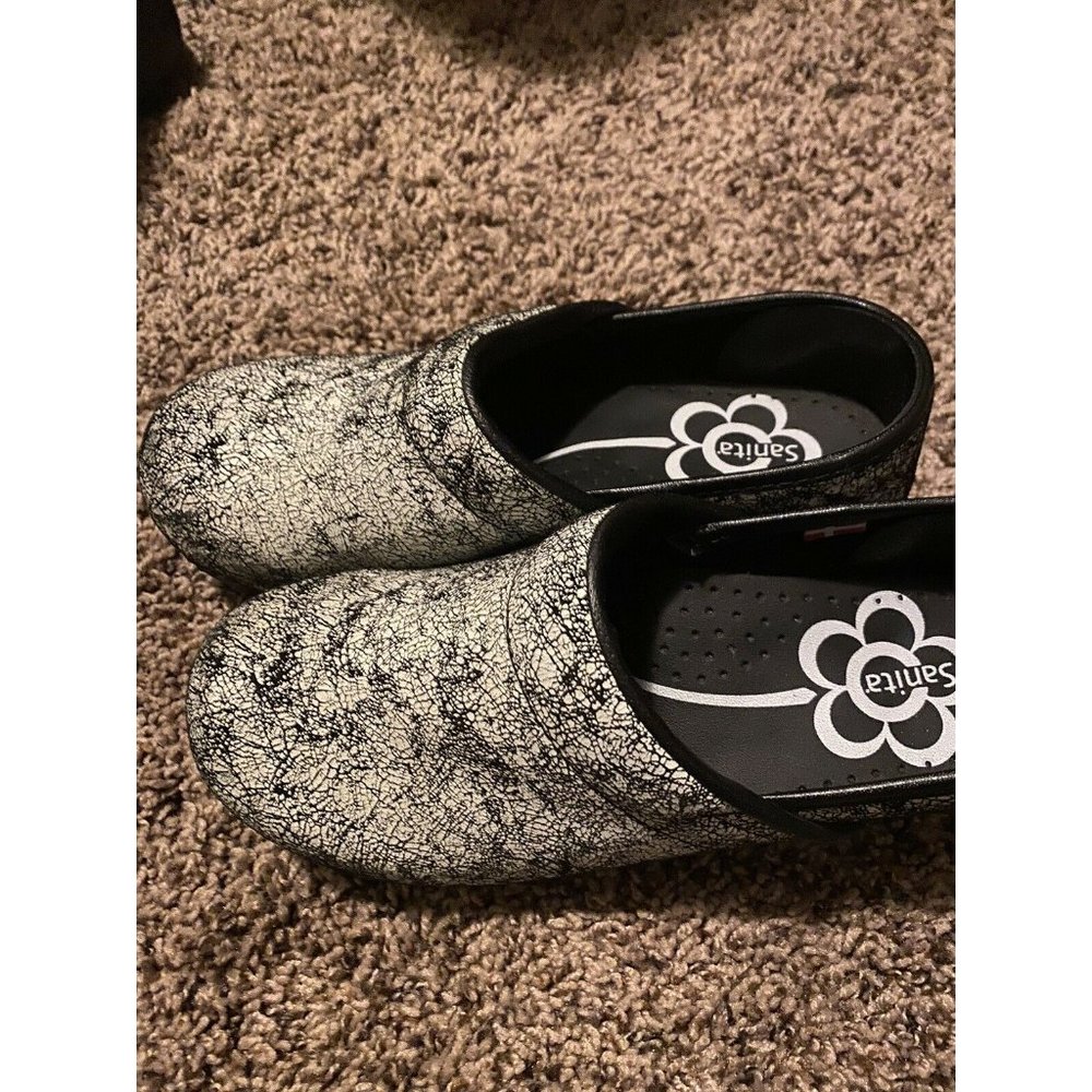 Sanita Women’s Blk White Orig Danish Clogs Size 36